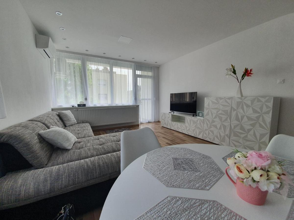 Matrix Apartman Бекешчаба Экстерьер фото